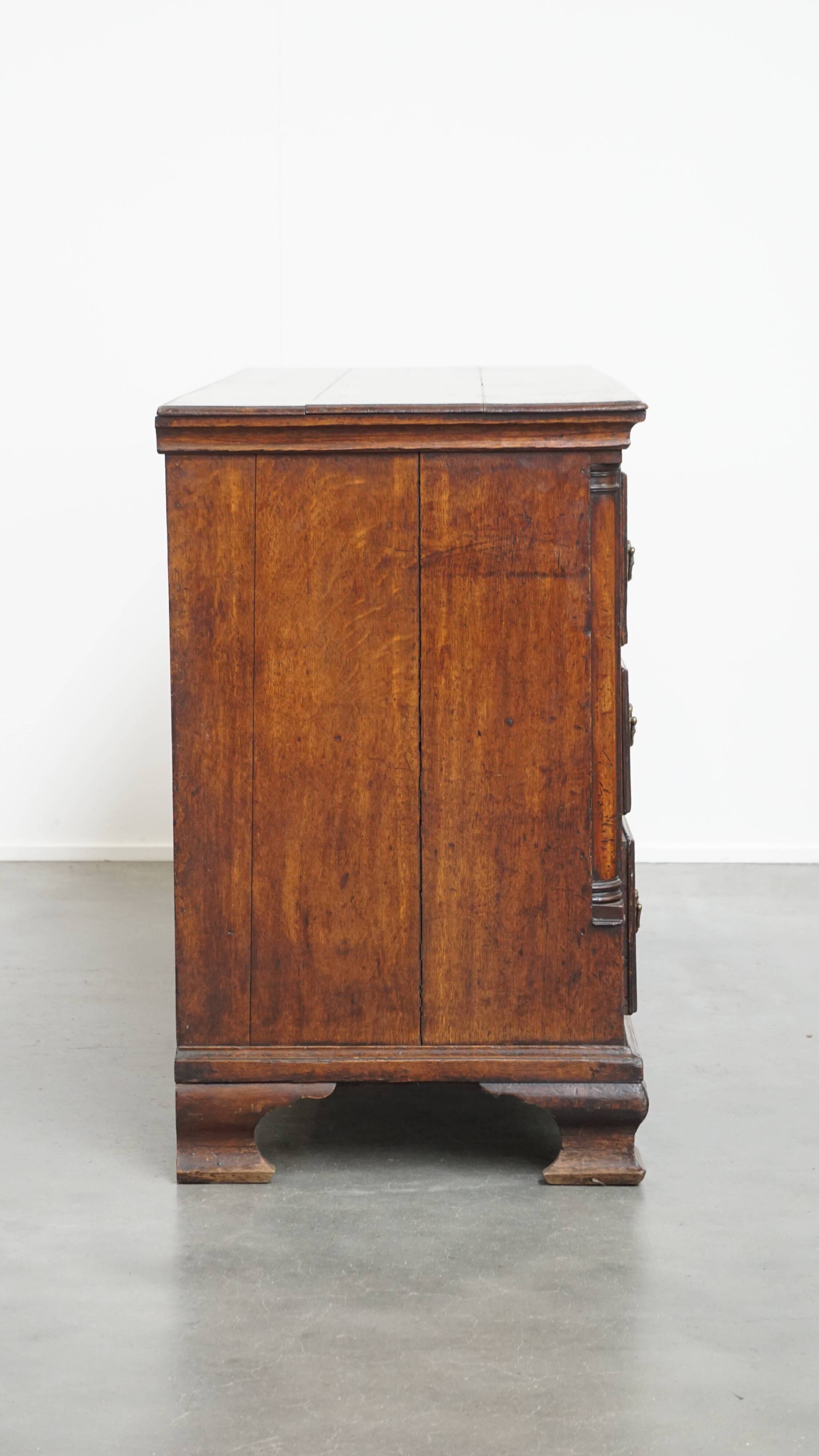 18th-Century English Antique Sideboard / Mule Chest