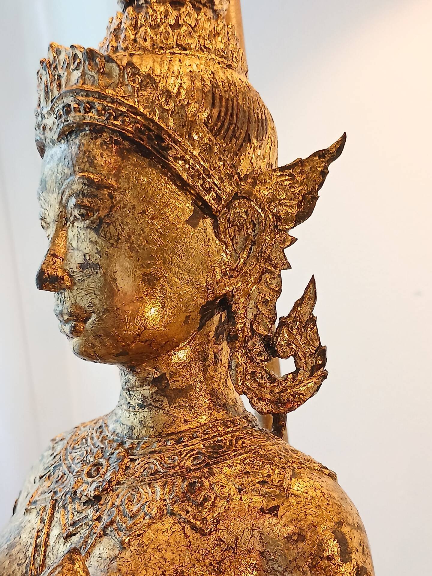 Unique and monumental Siamese bronze lamp from the 19th century, Thailand, 76 stamped.