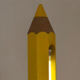 Lampe en forme de crayon jaune éditée par Vilac, France, 1980