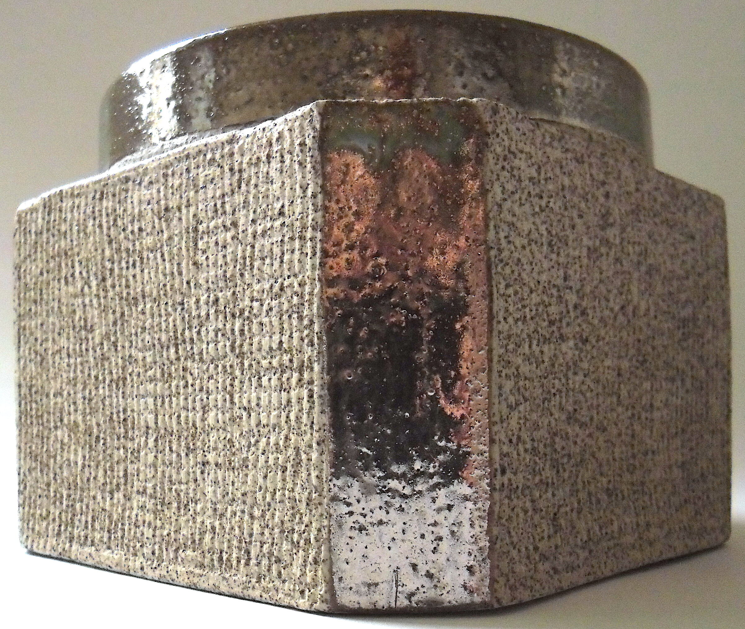 Pot à tabac en grès à émaillage métallescent par Lucien Brisoux (1878-1963)
