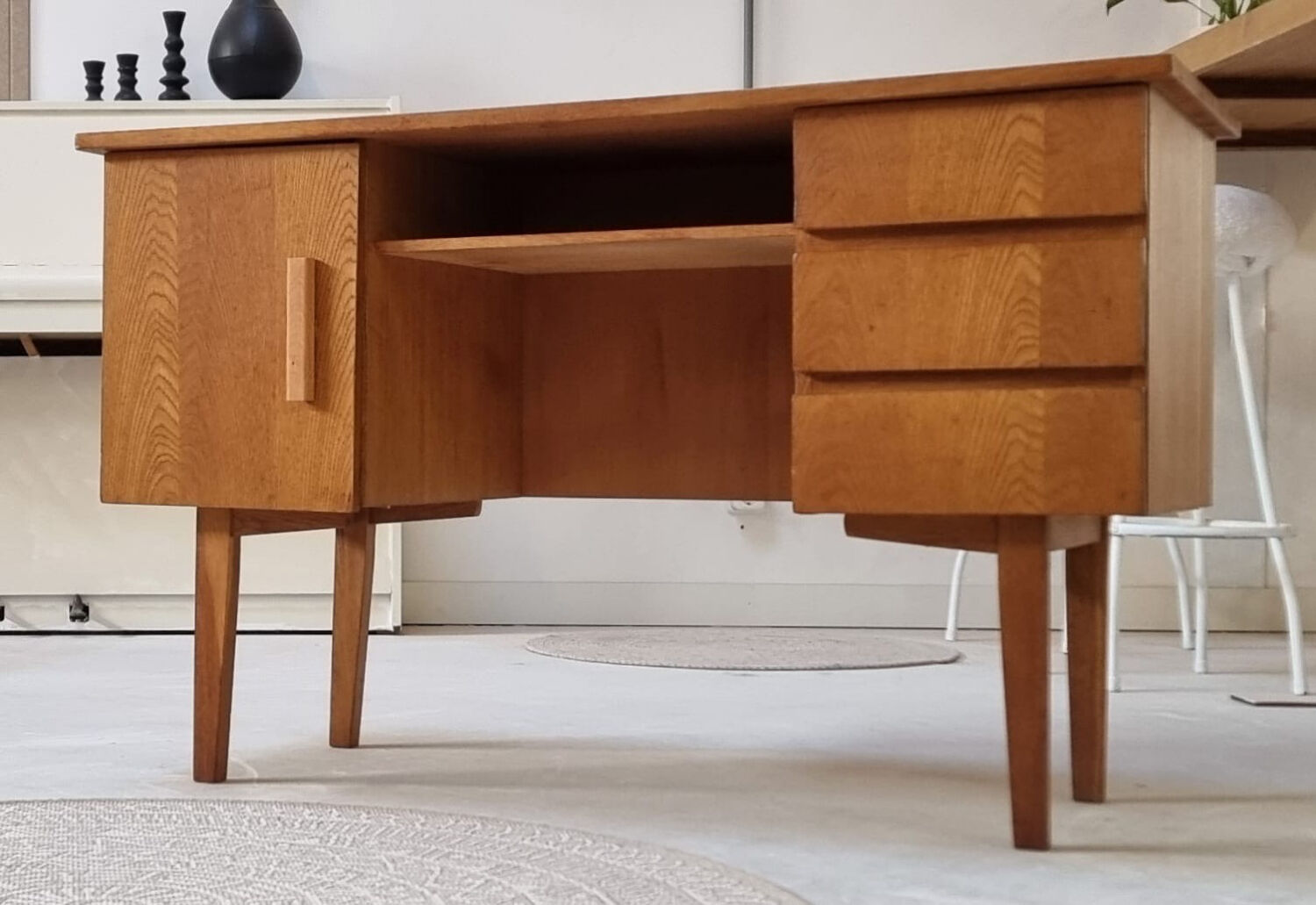 Bureau du milieu du siècle