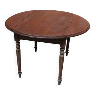 Antique extending table