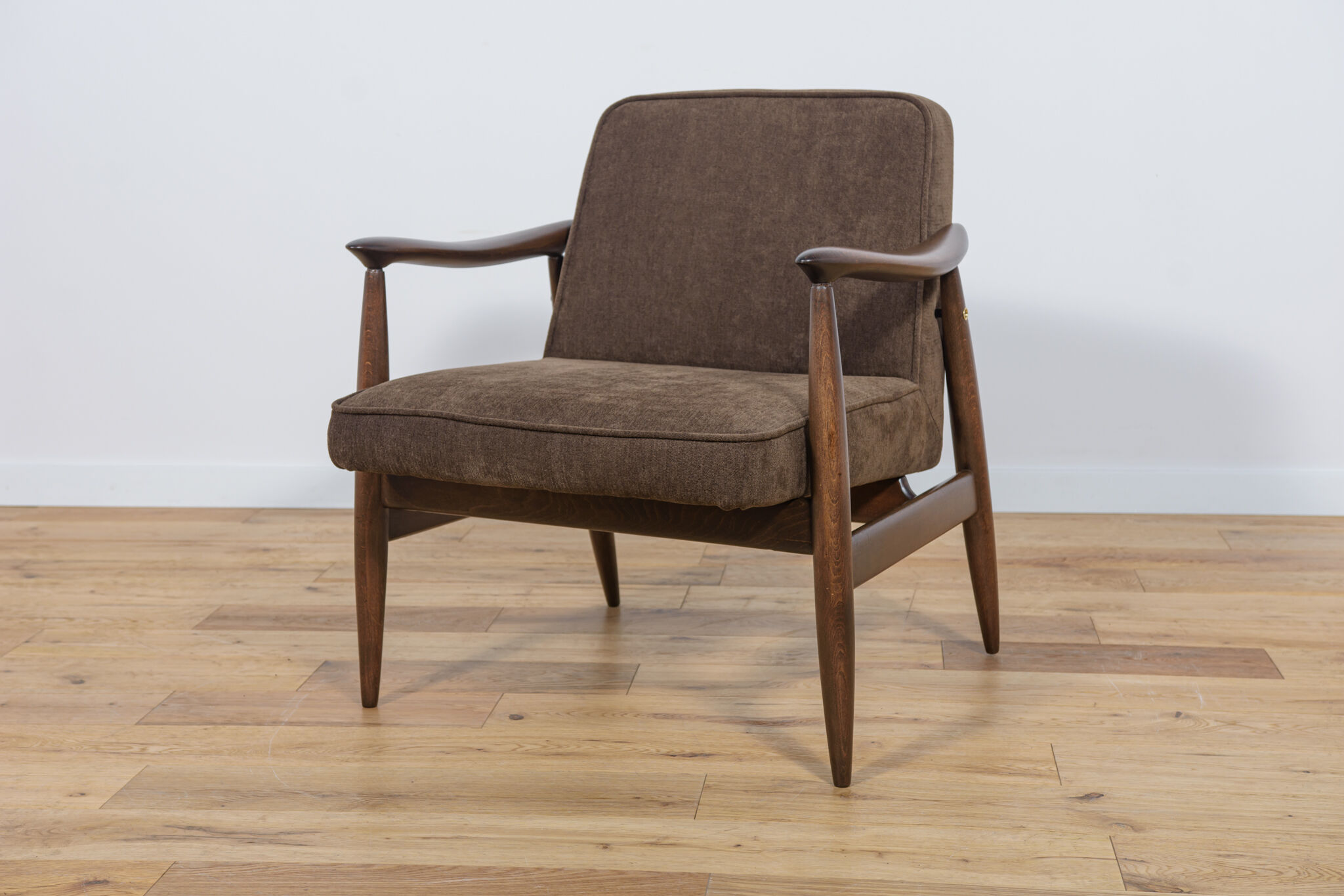 GFM-87 Armchair by Juliusz Kedziorek for Gościcińskie Furniture, 1960