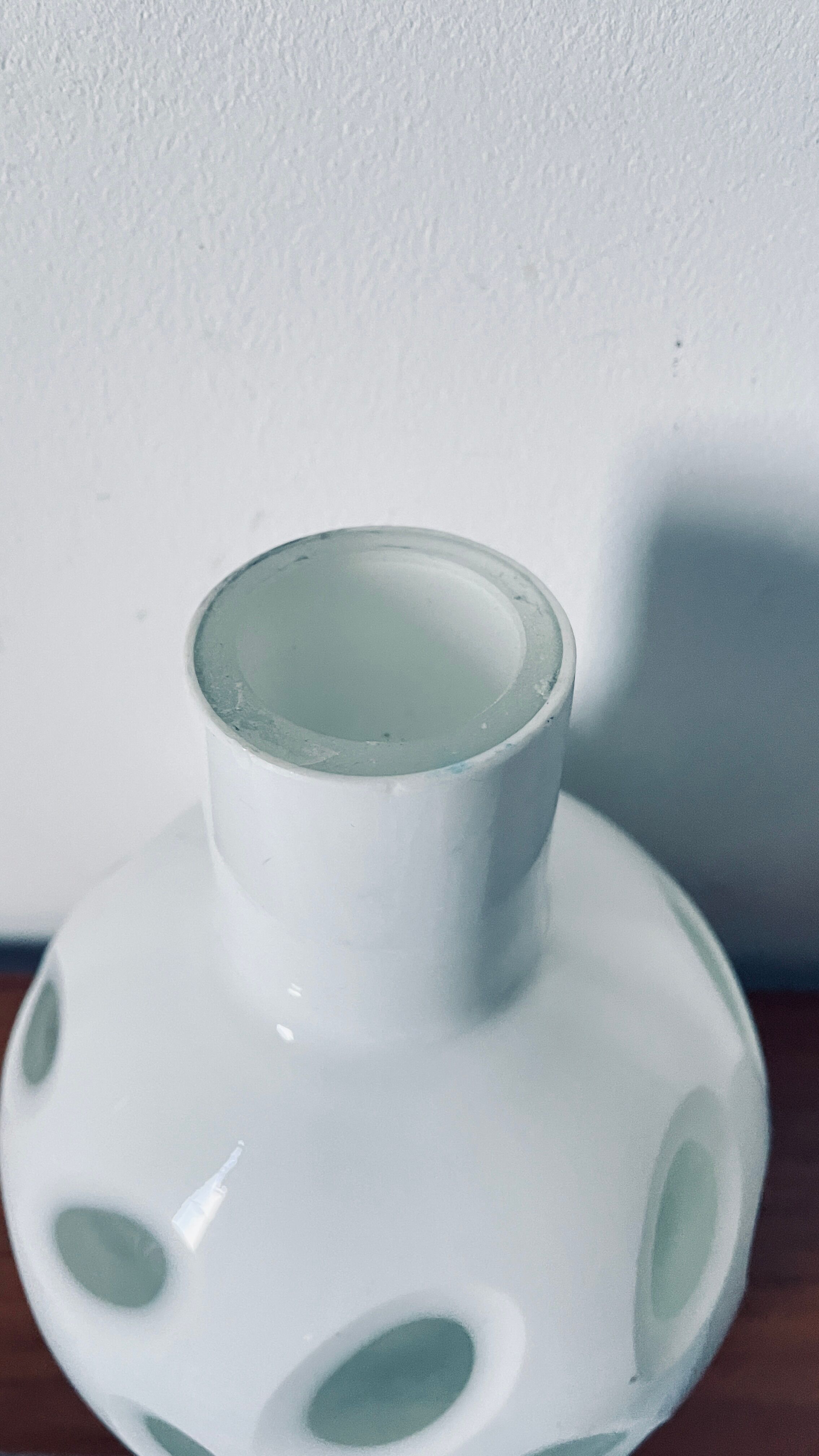 Thick glass paste vase