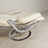 Leolux armchair, swivel chair with white leather upholstery, 1960s