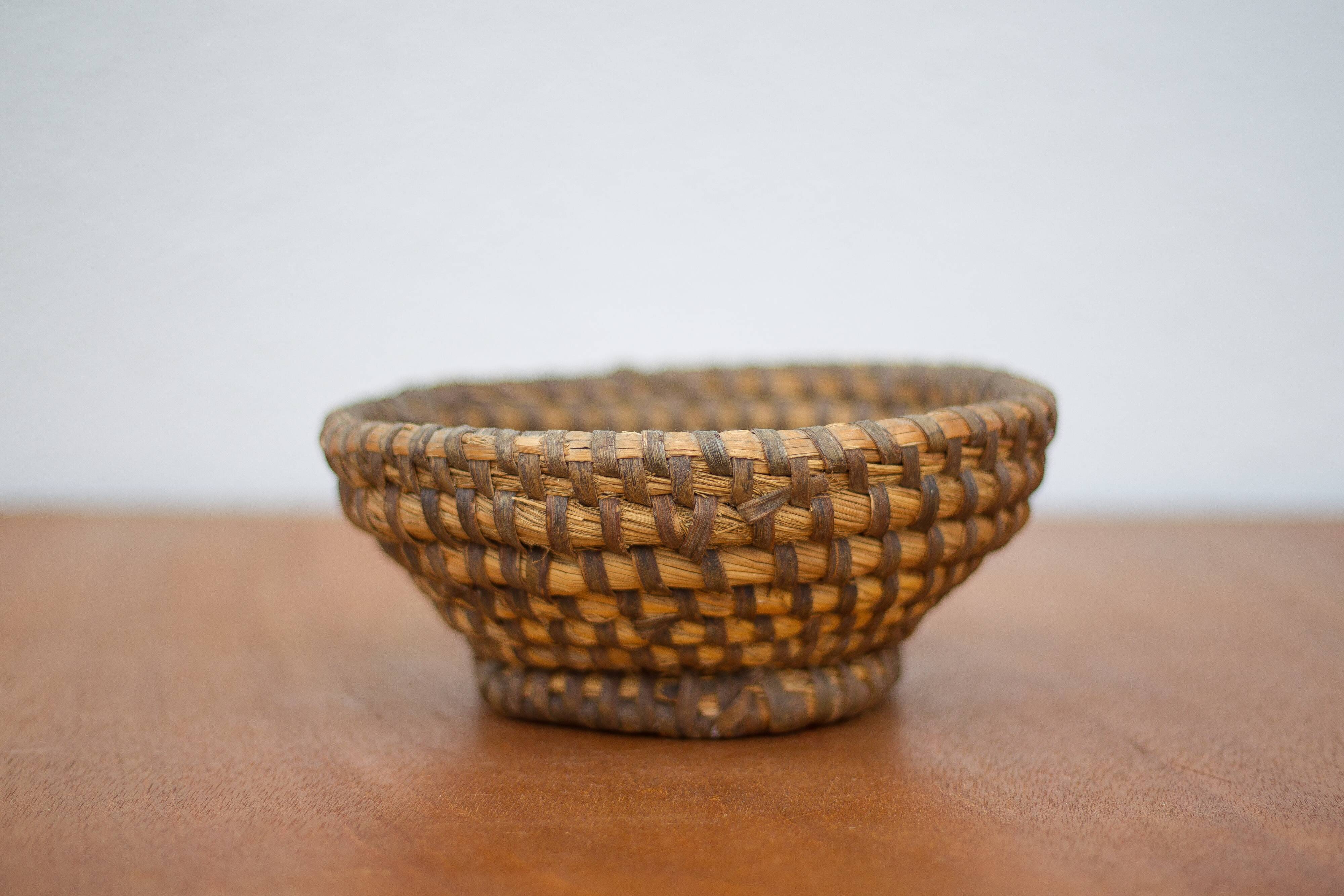 Vintage woven basket, small woven basket, bread basket, banneton