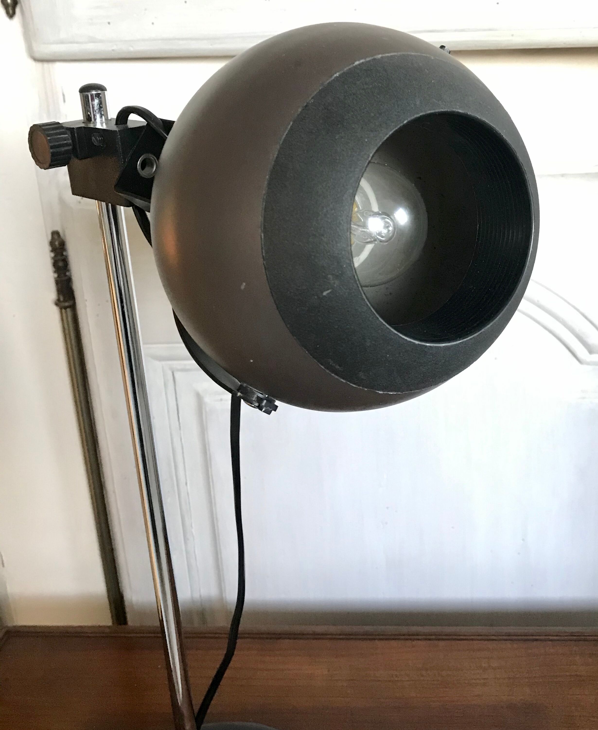 Vintage eyeball lamp