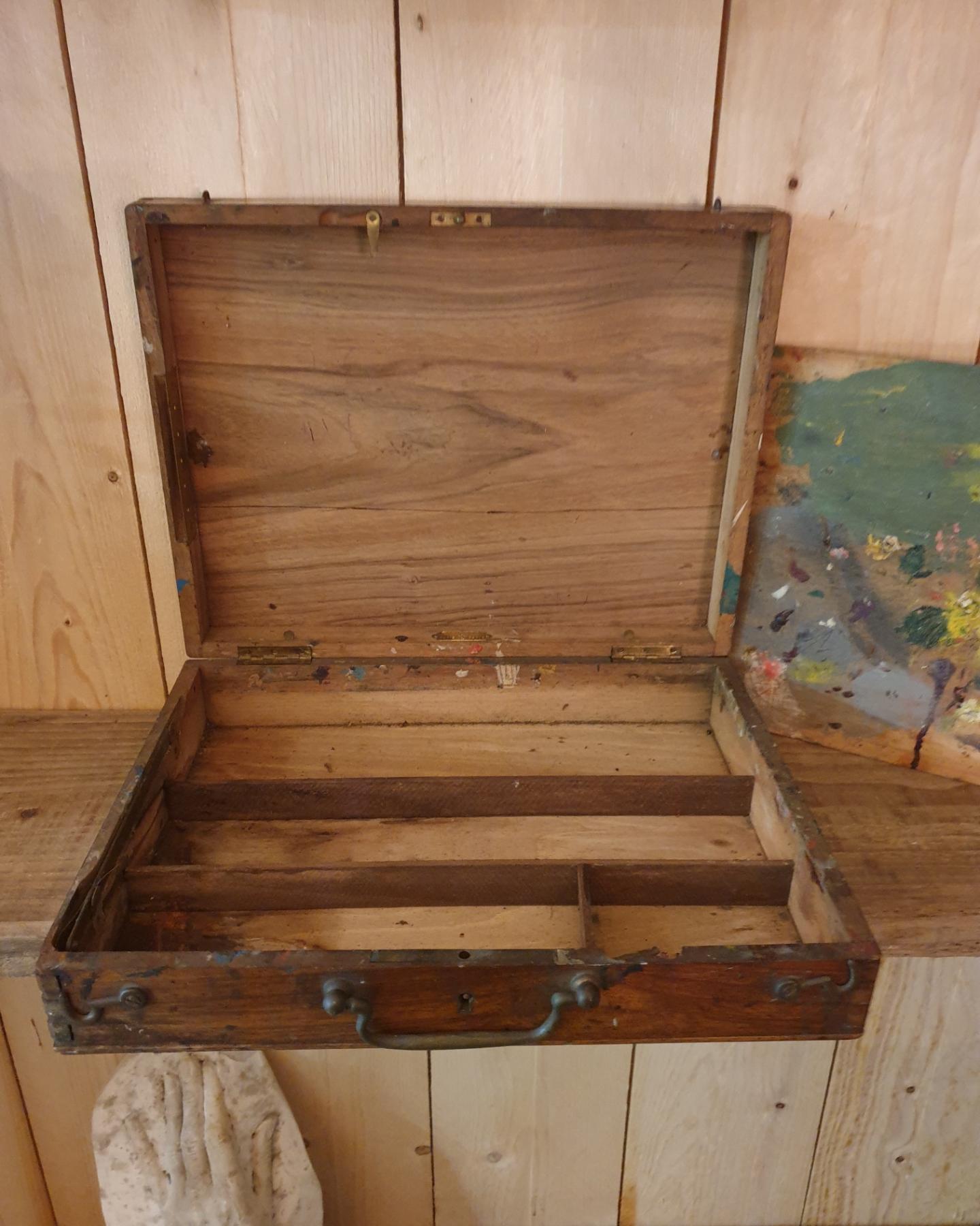 Ancienne boîte à peinture d'artiste