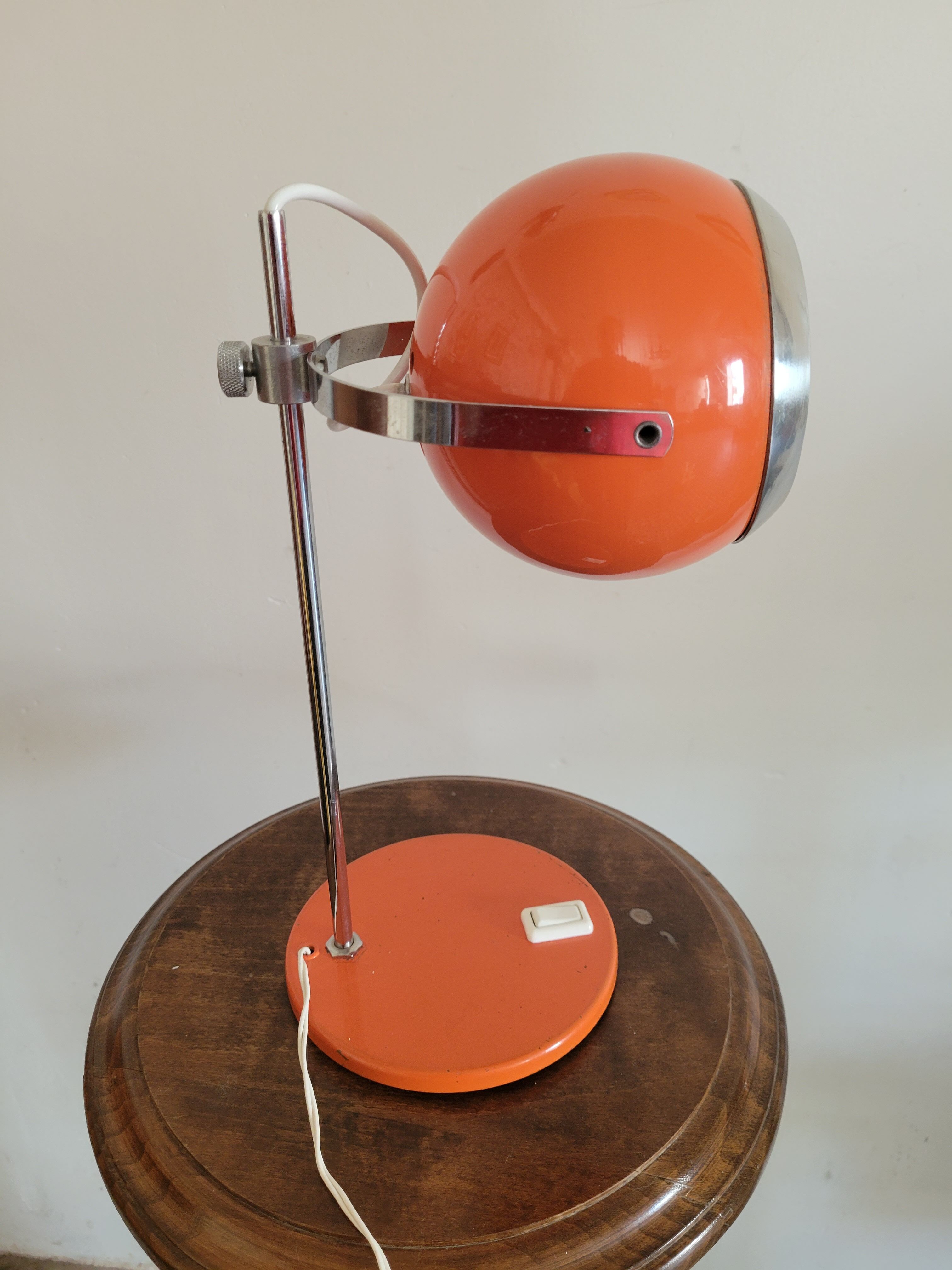 Orange eye ball lamp
