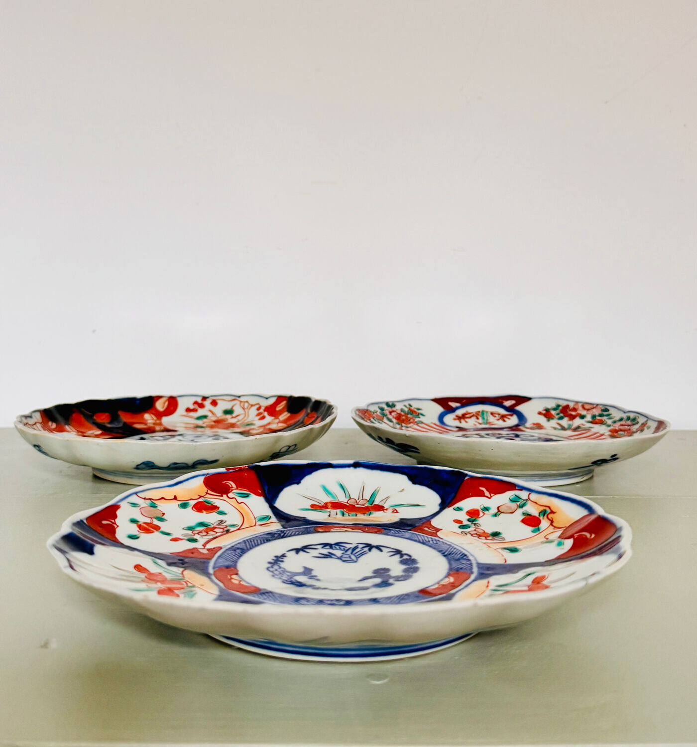 3 Imari porcelain plates from Japan, 19th century