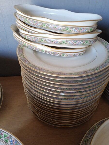 Table service 83 pieces Lions of faience Limoges