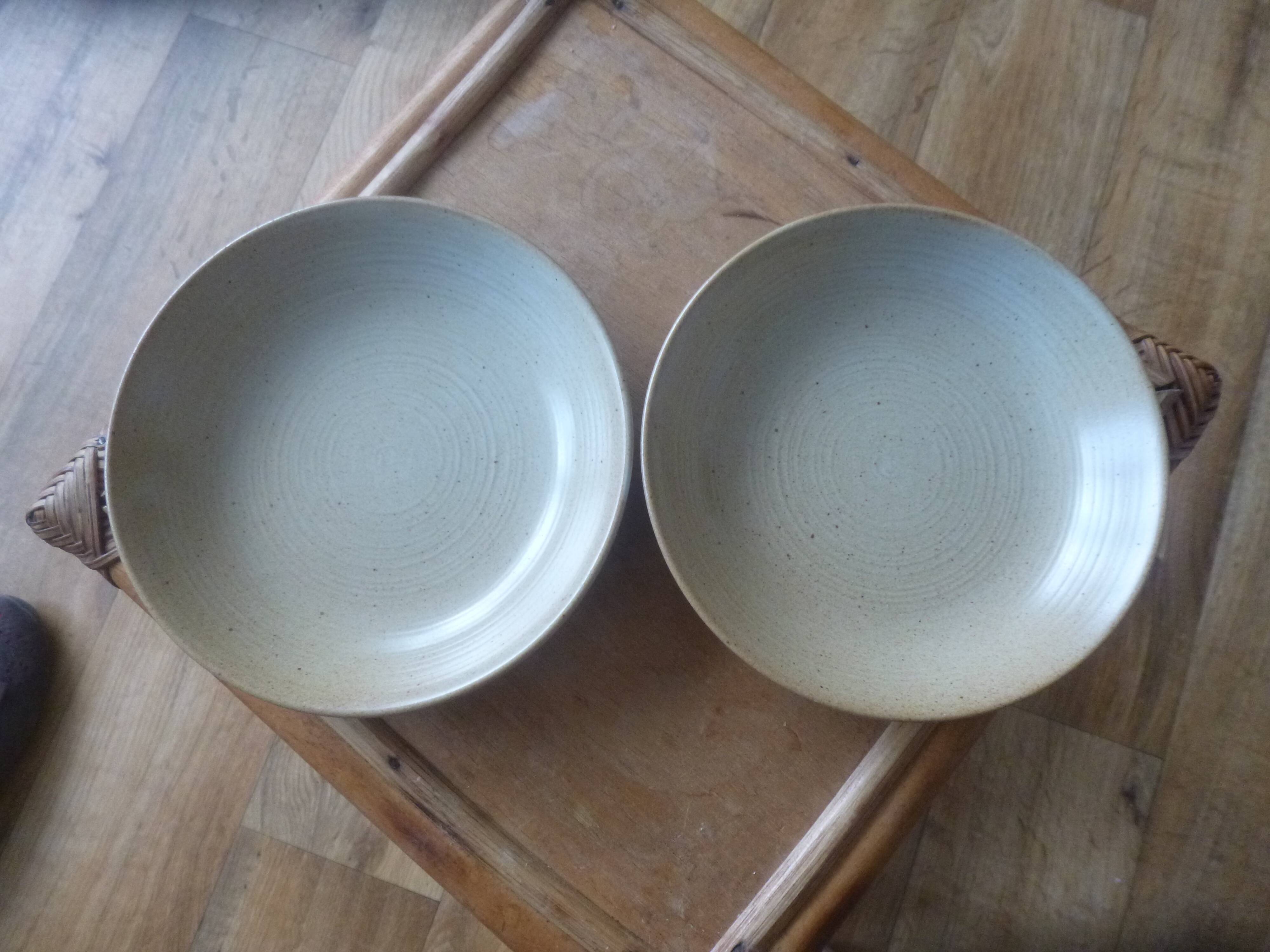 2 hollow sandstone plates - Sandstone Village