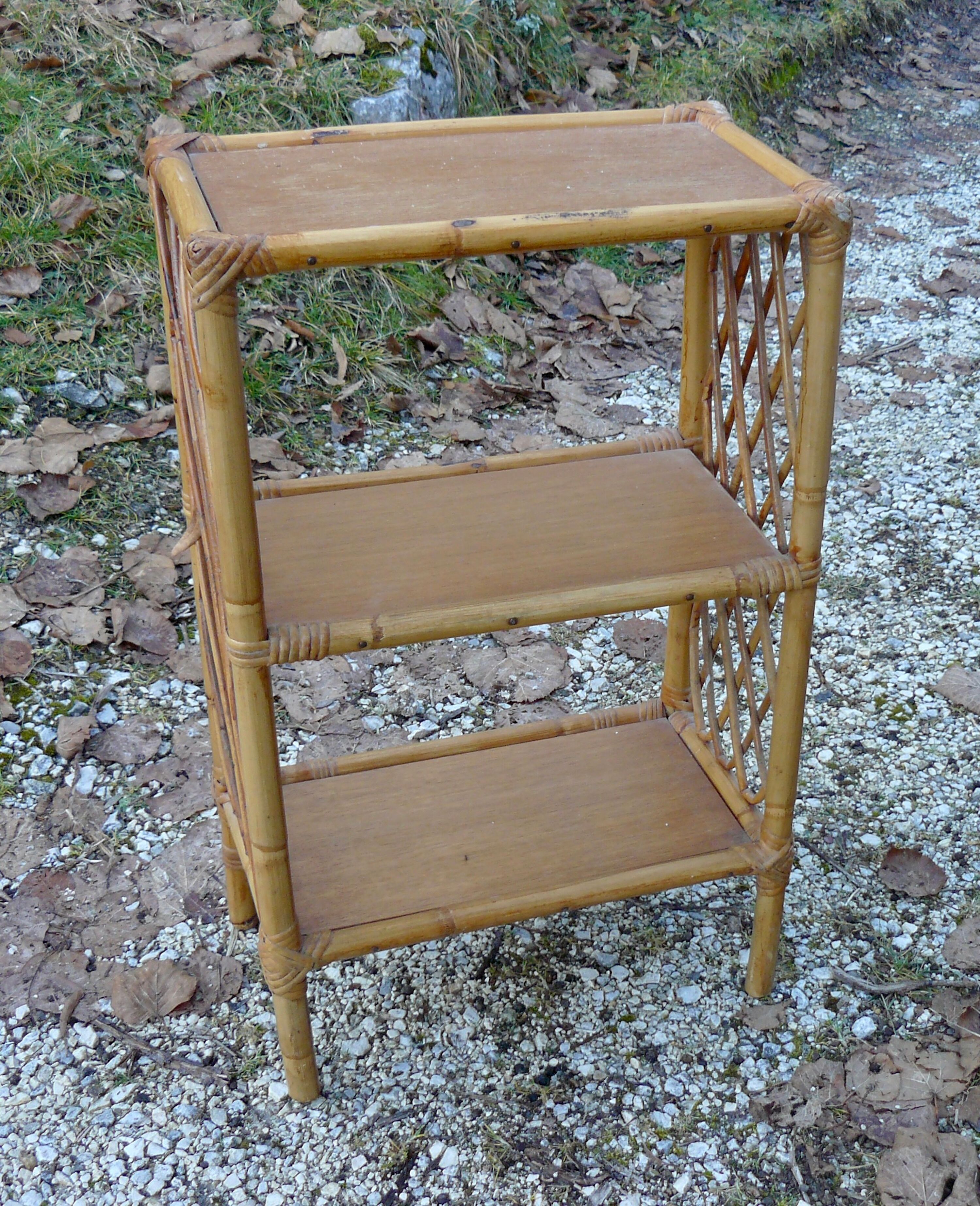 Vintage bamboo and rattan shelf 1960/70