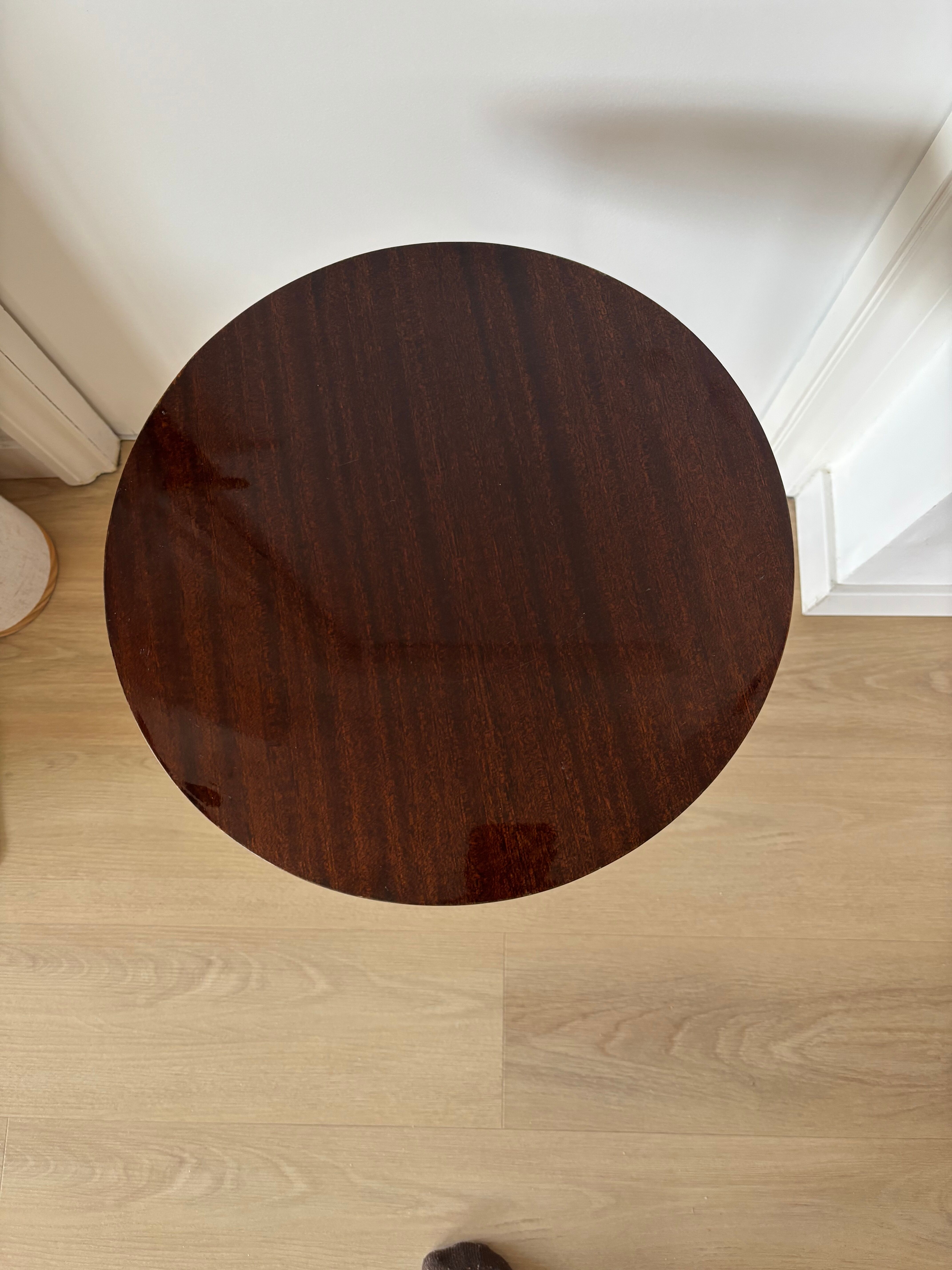 Neoclassical style guéridon,