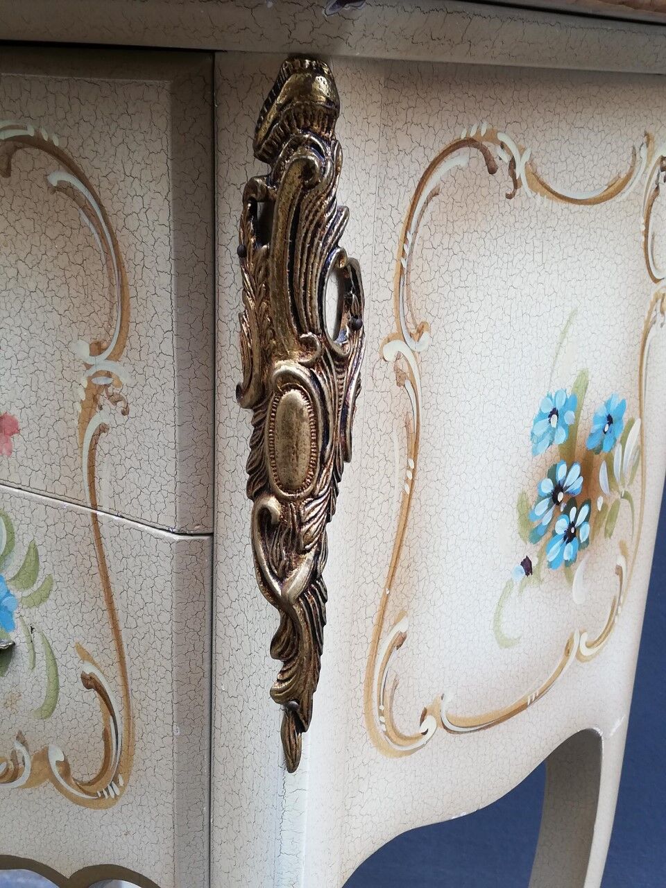 Pair of Italian Louis XV-style bedside tables