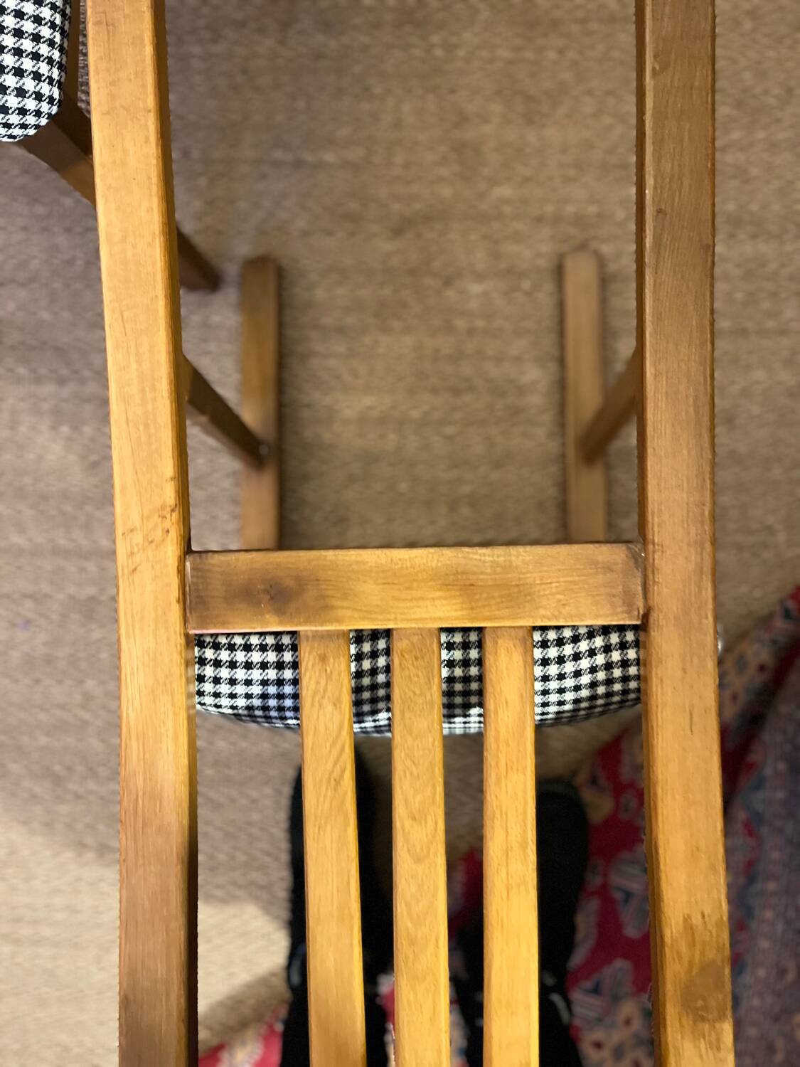 Set of 4 vintage wooden chairs