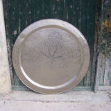 Oriental plateau in silver copper. diameter: 97.5 cm.
