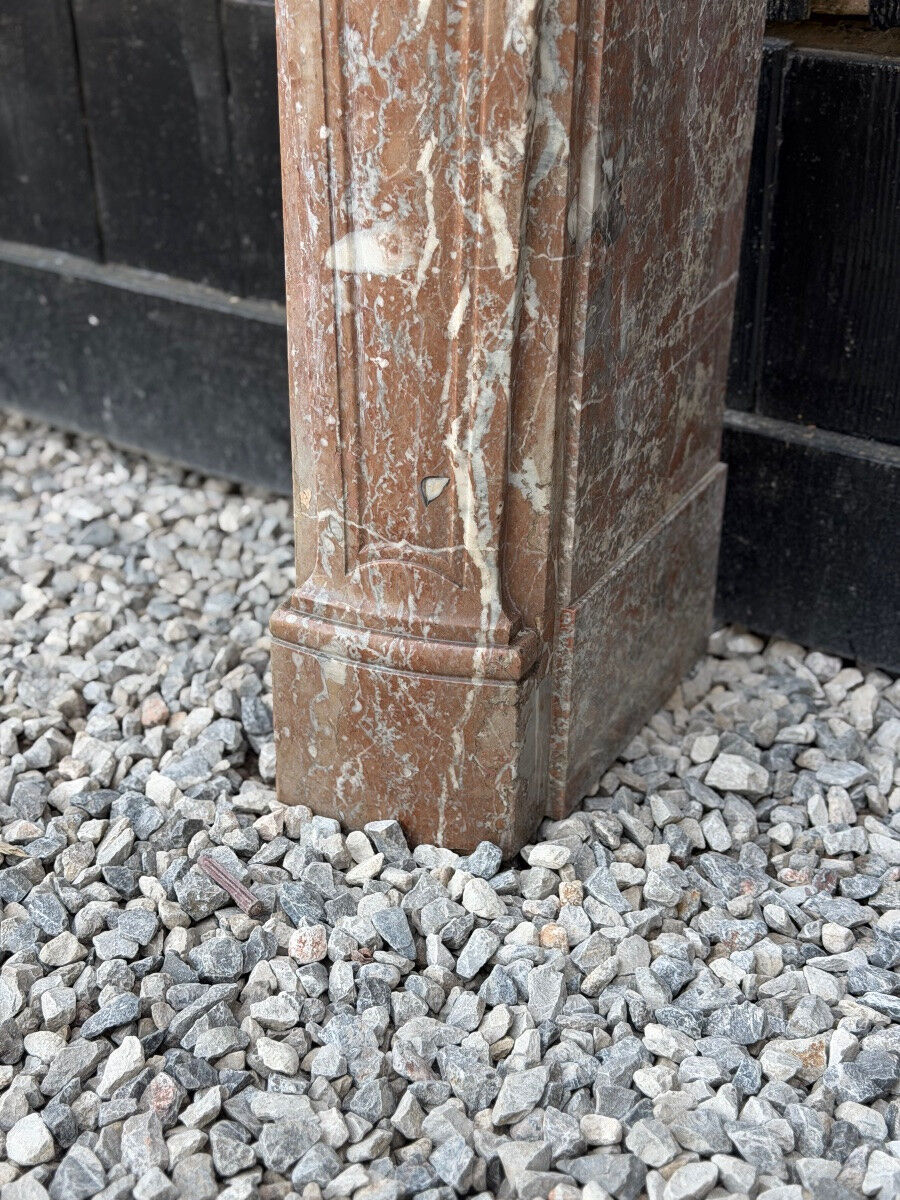 Louis XV fireplace in Rance marble from the 18th century