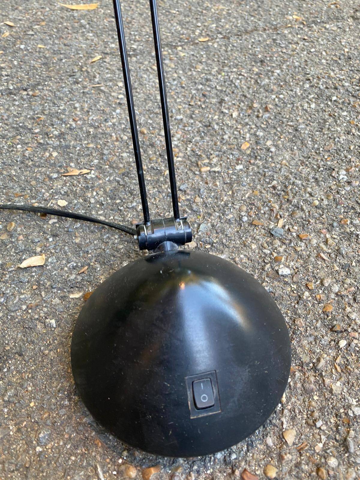 Vintage black articulated desk lamp — 80s / Postmodern style