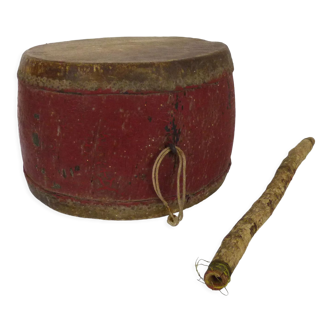 Tambour traditionnel chinois rouge à deux peaux dit tambour célèste, XIXème