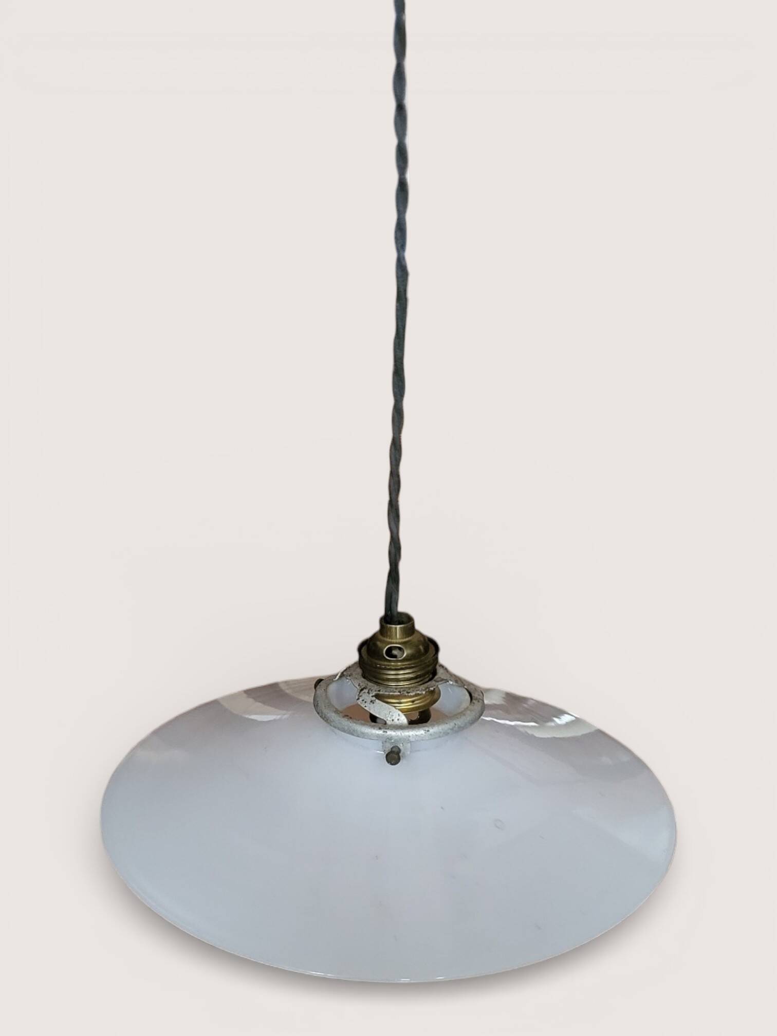 Suspension en opaline