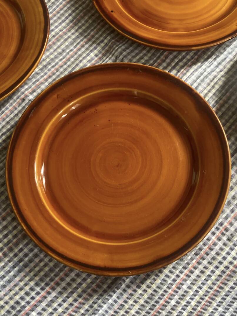 7 Saint Clément flat plates in brown earthenware