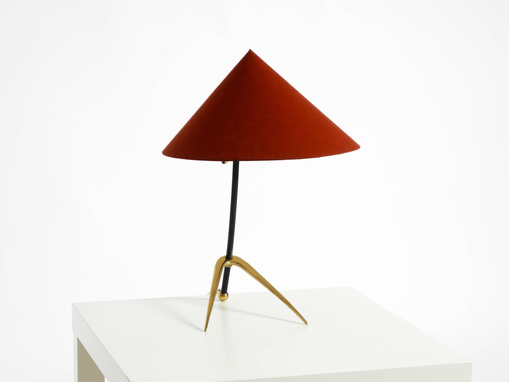 Large Kalmar Mid-Century tripod brass table lamp with a new fabric shade