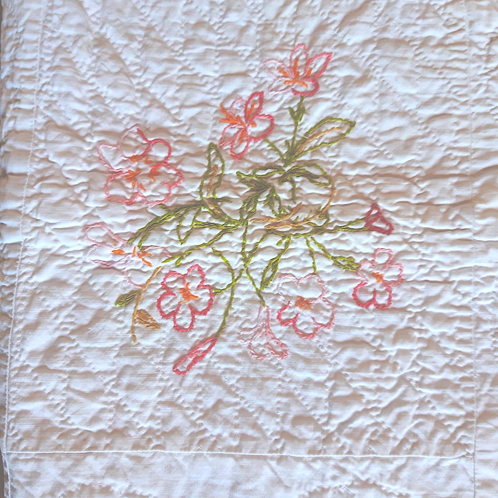 Quilted and embroidered american patchwork 182x193 cm