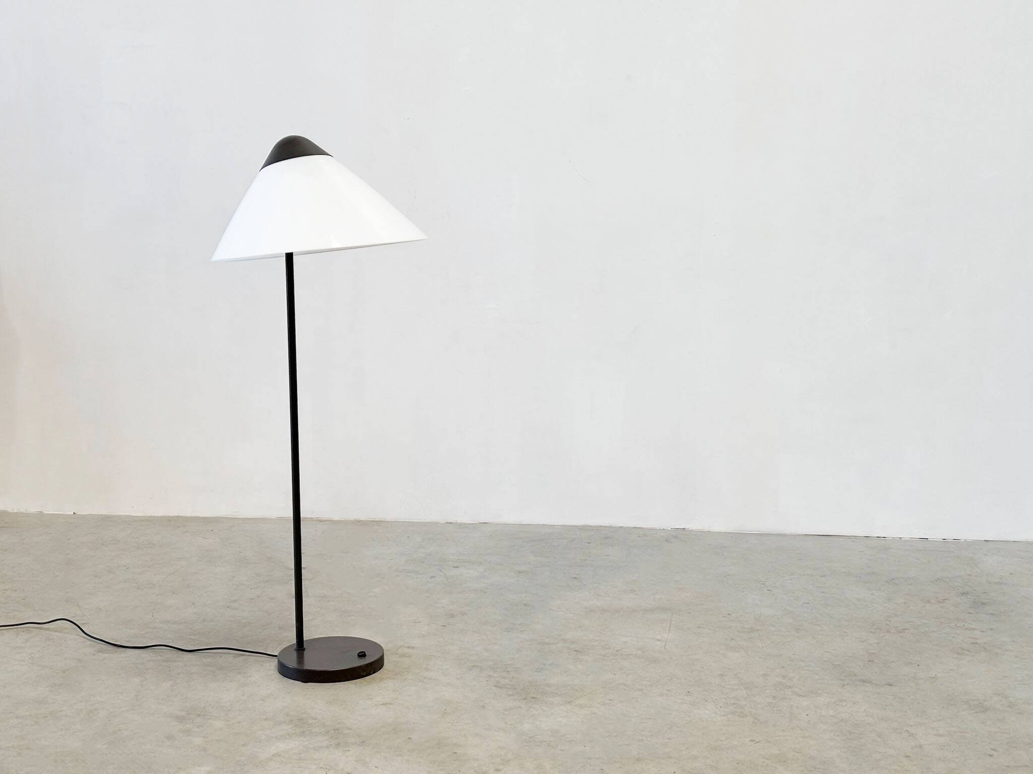 Hans Wegner Opala floor lamp for Louis Poulsen
