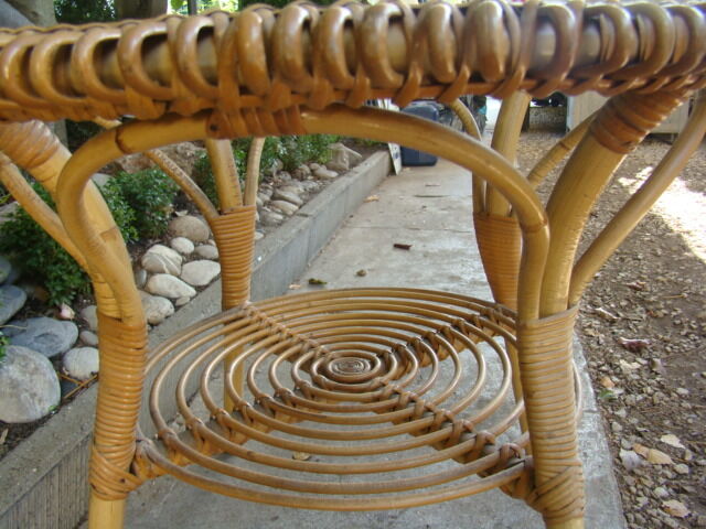 Vintage rattan/wicker round table