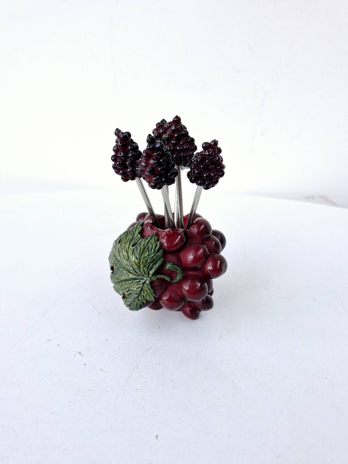 Vintage 80's Spade Holder in the Shape of a Bunch of Grapes