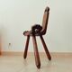 Chaise brutaliste tripode début XXeme