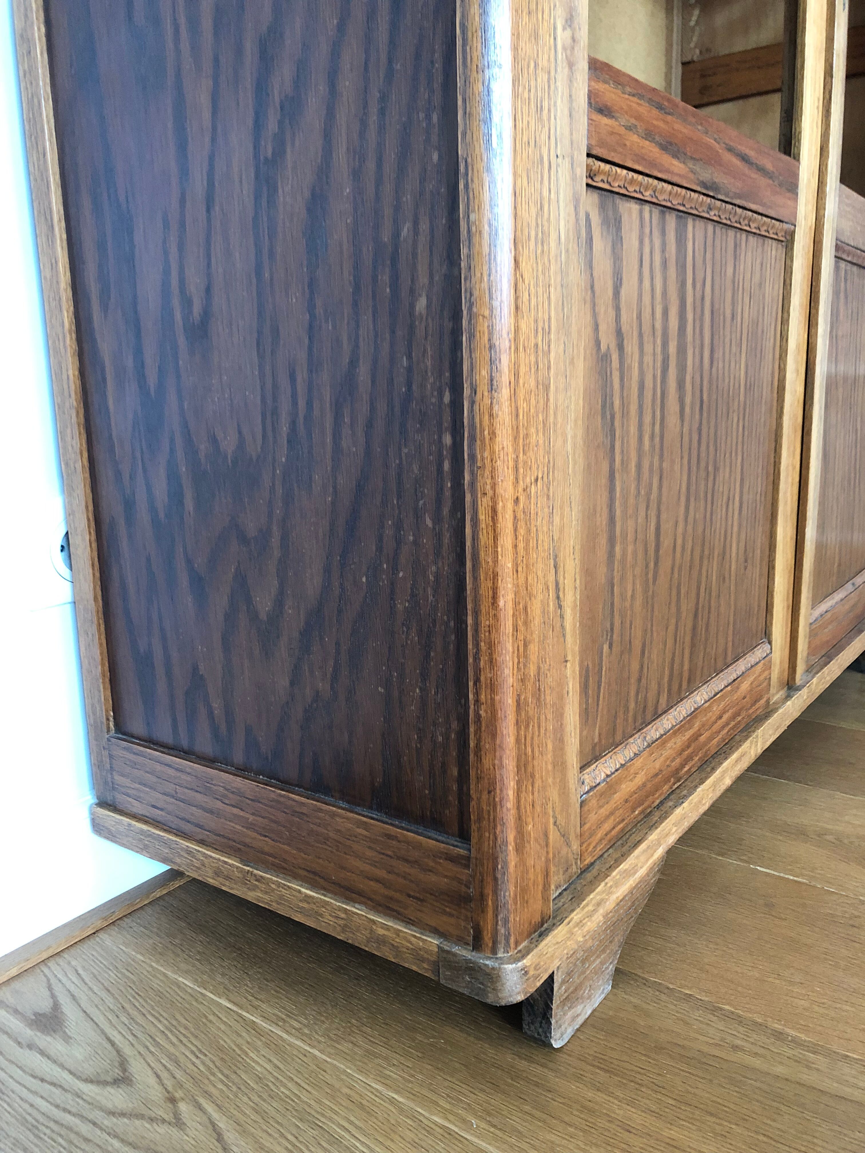 Glass cabinet