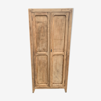 Armoire parisienne