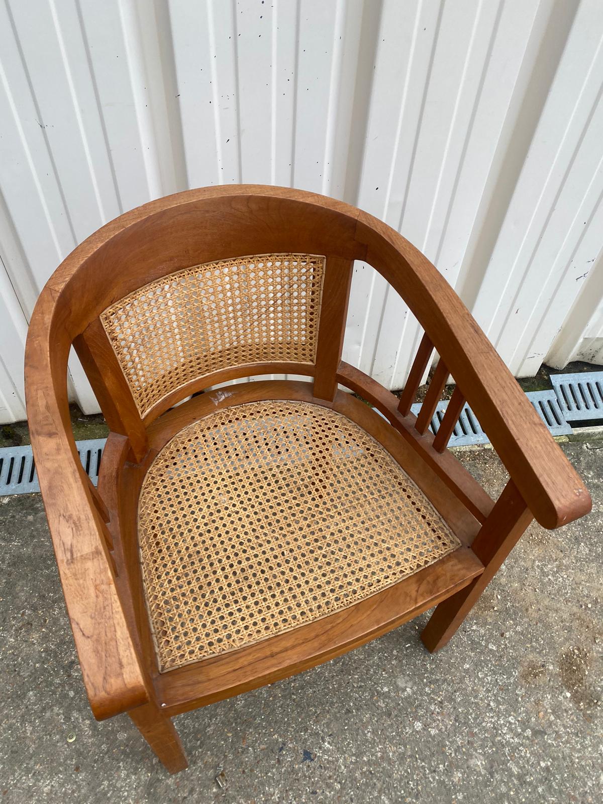 Colonial armchair canage