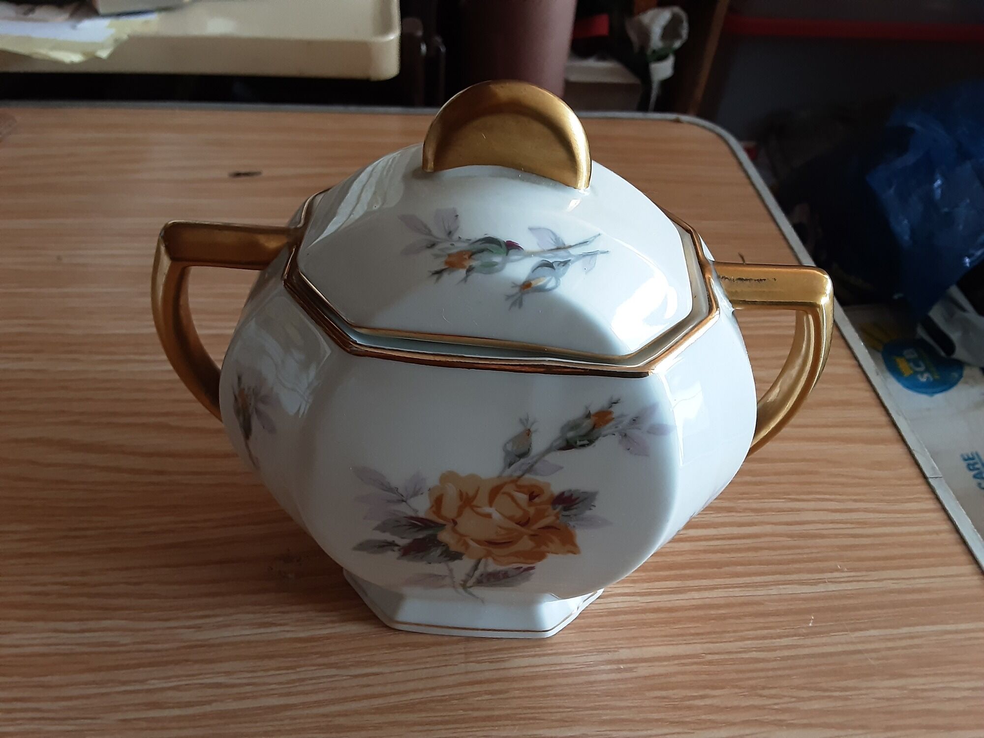 Sucrier porcelaine de Limoges motiffloral