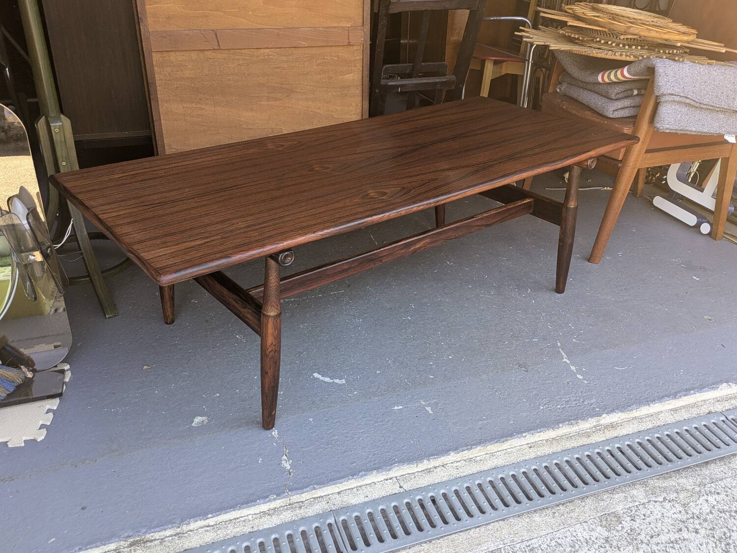 Vintage rosewood coffee table – Scandinavian style from the 60s