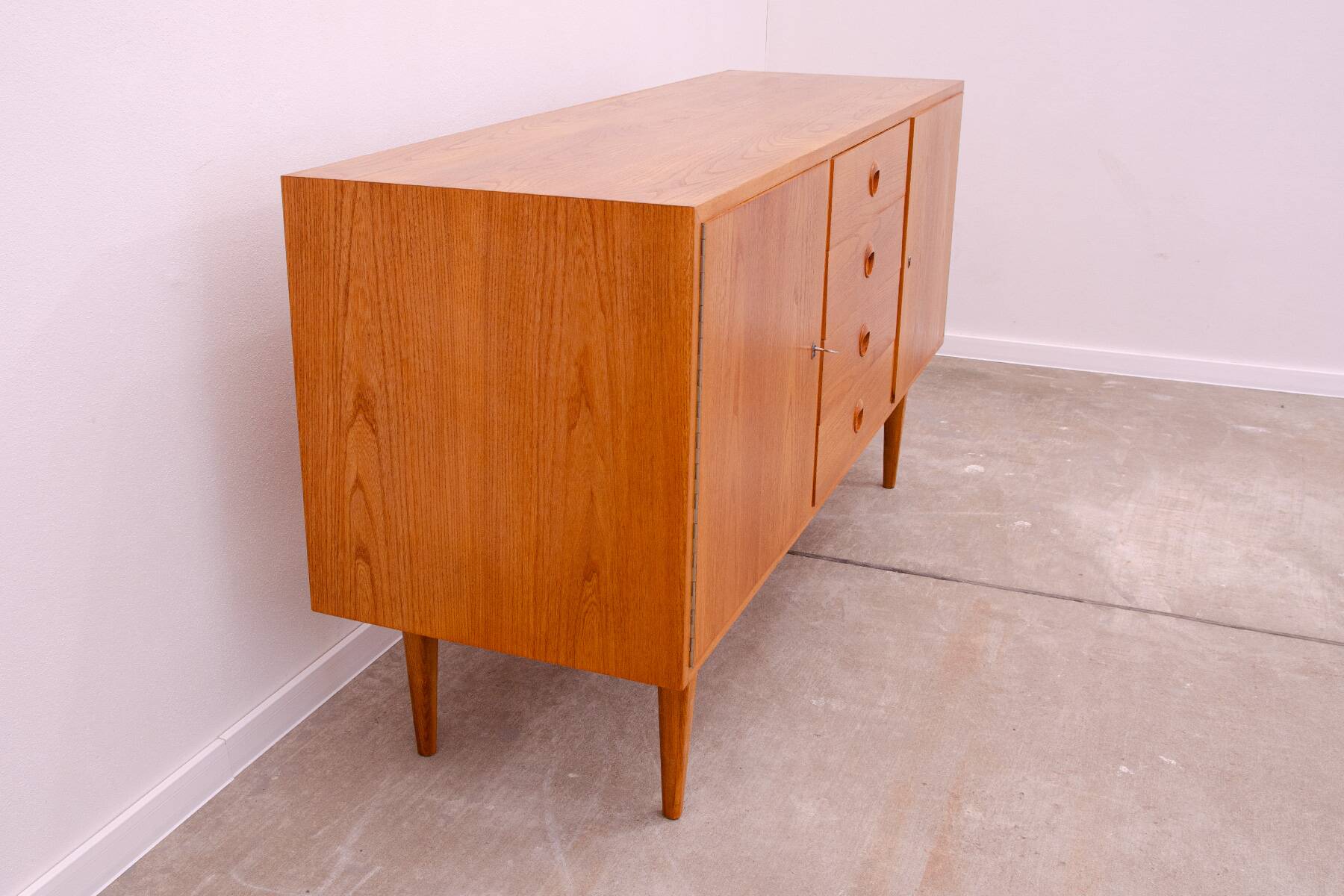 Buffet de style scandinave entièrement restauré par Sedláček & Vyčítal, Tchécoslovaquie, années 1960