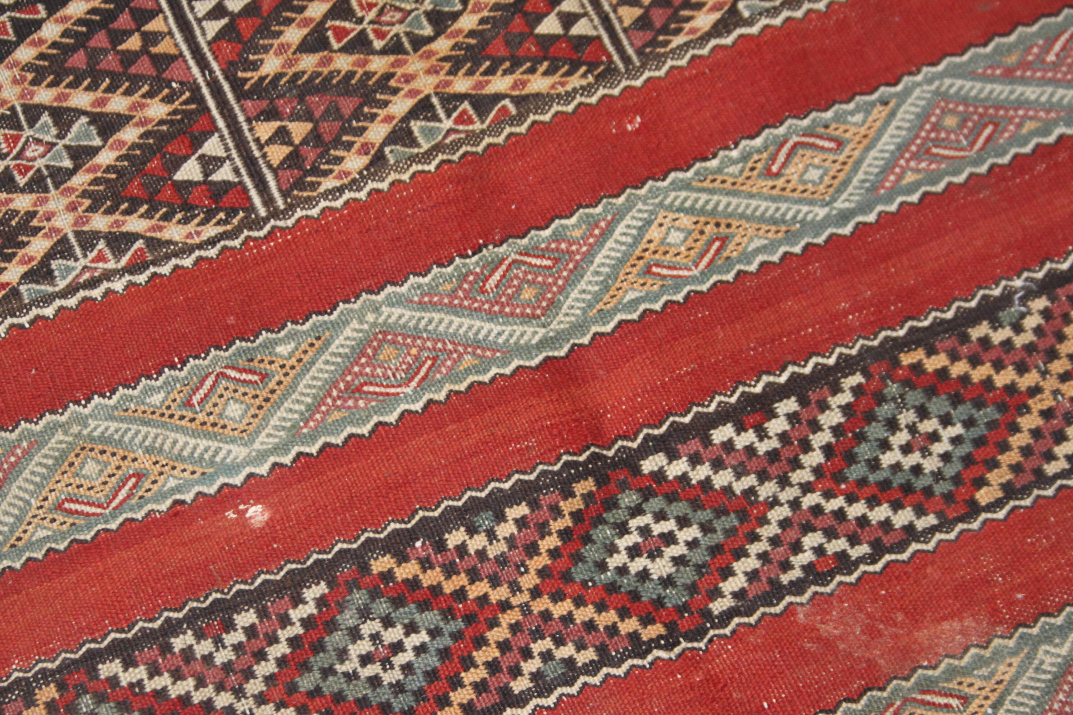 Former killim of the 1930 - 126 x 207 cm