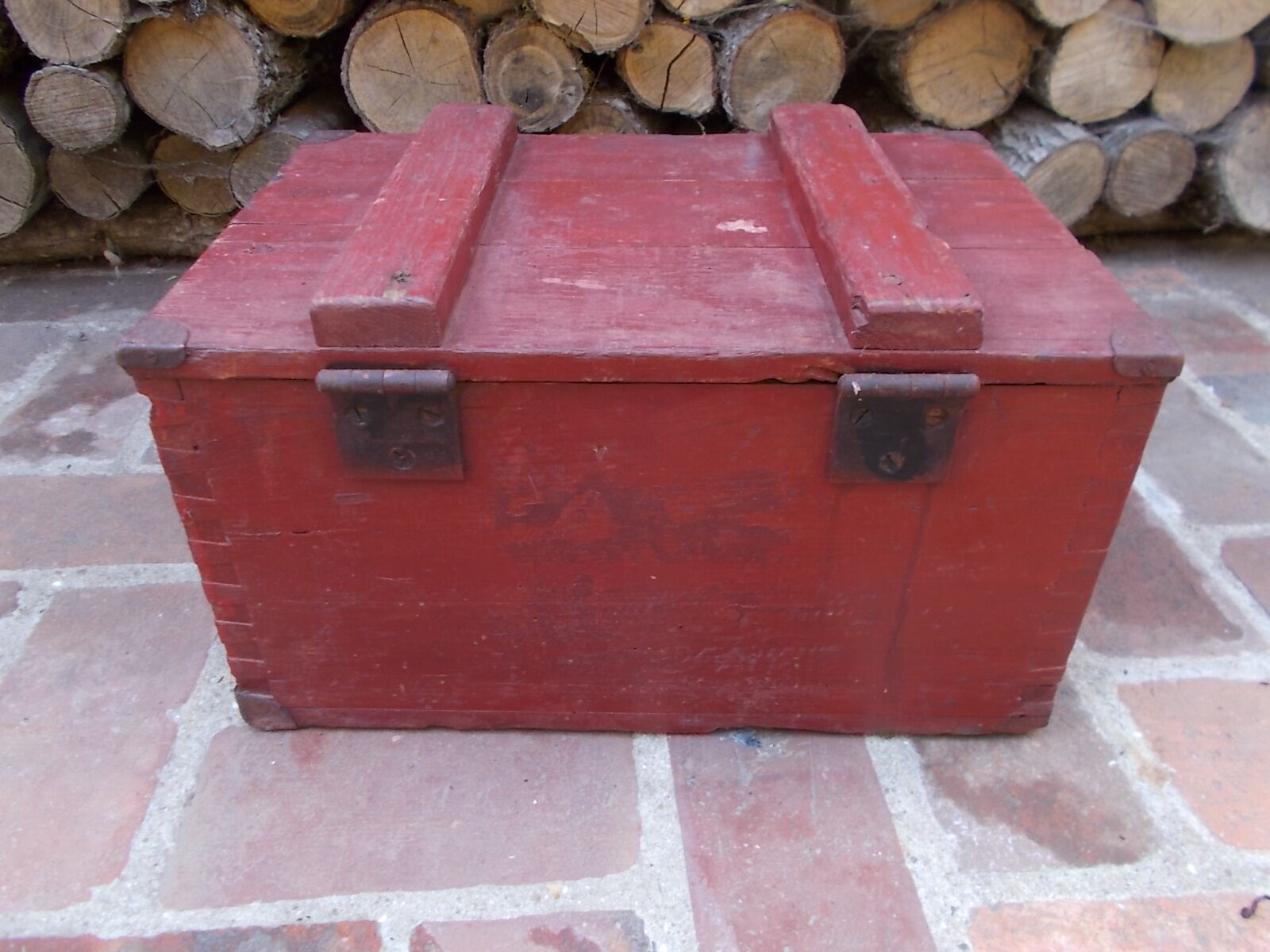 small trunk trunk