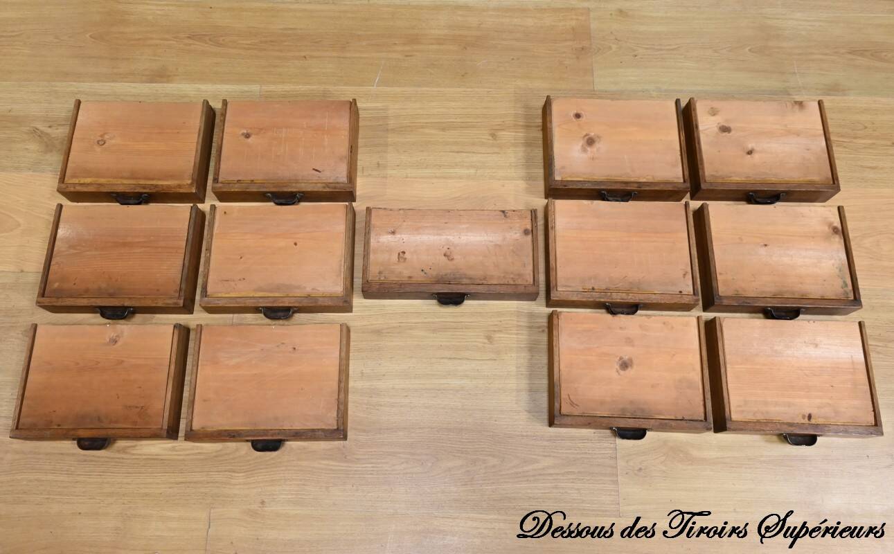 Oak apothecary counter – 1920