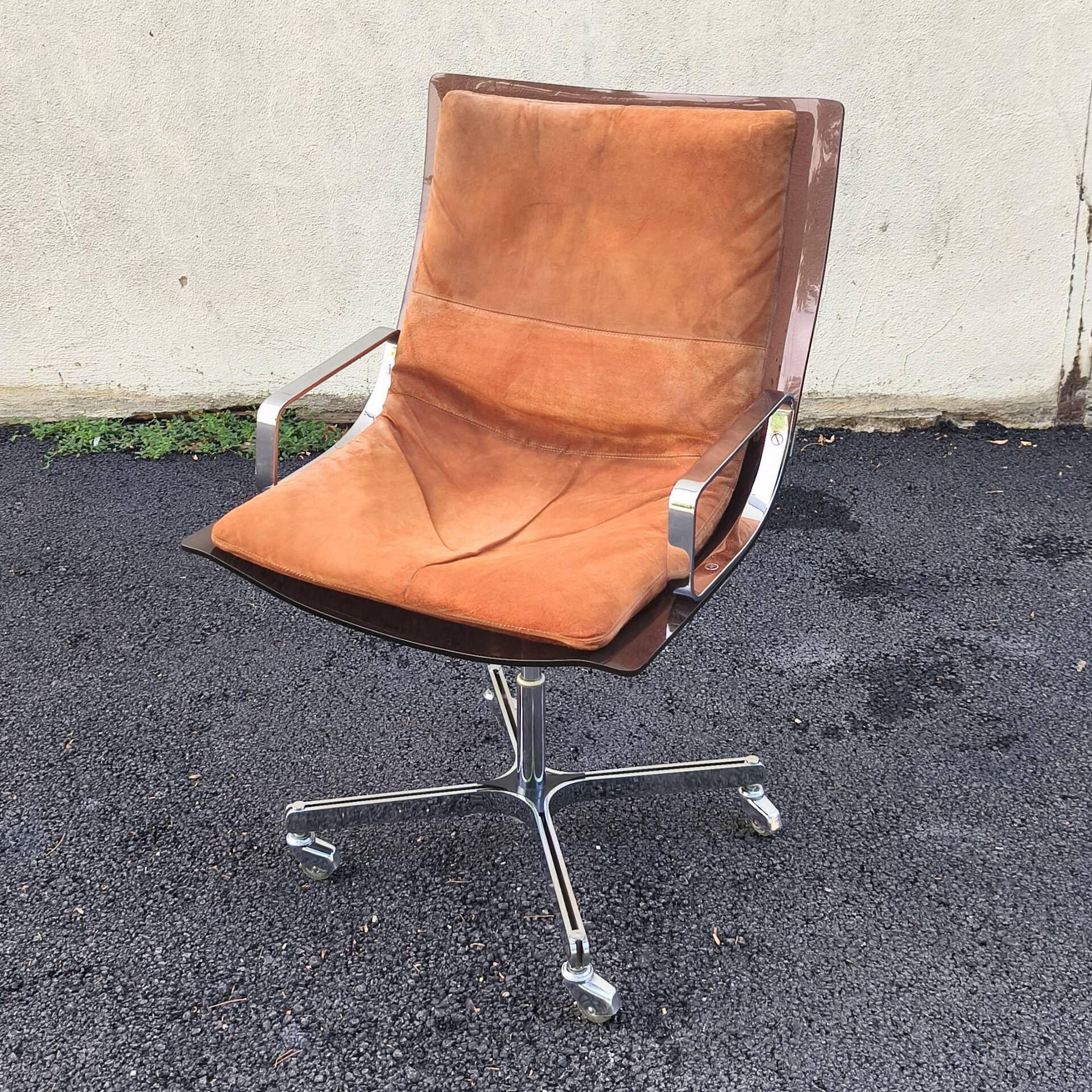 Fauteuil de bureau en plexiglas design Raphaël Raffel, 1970