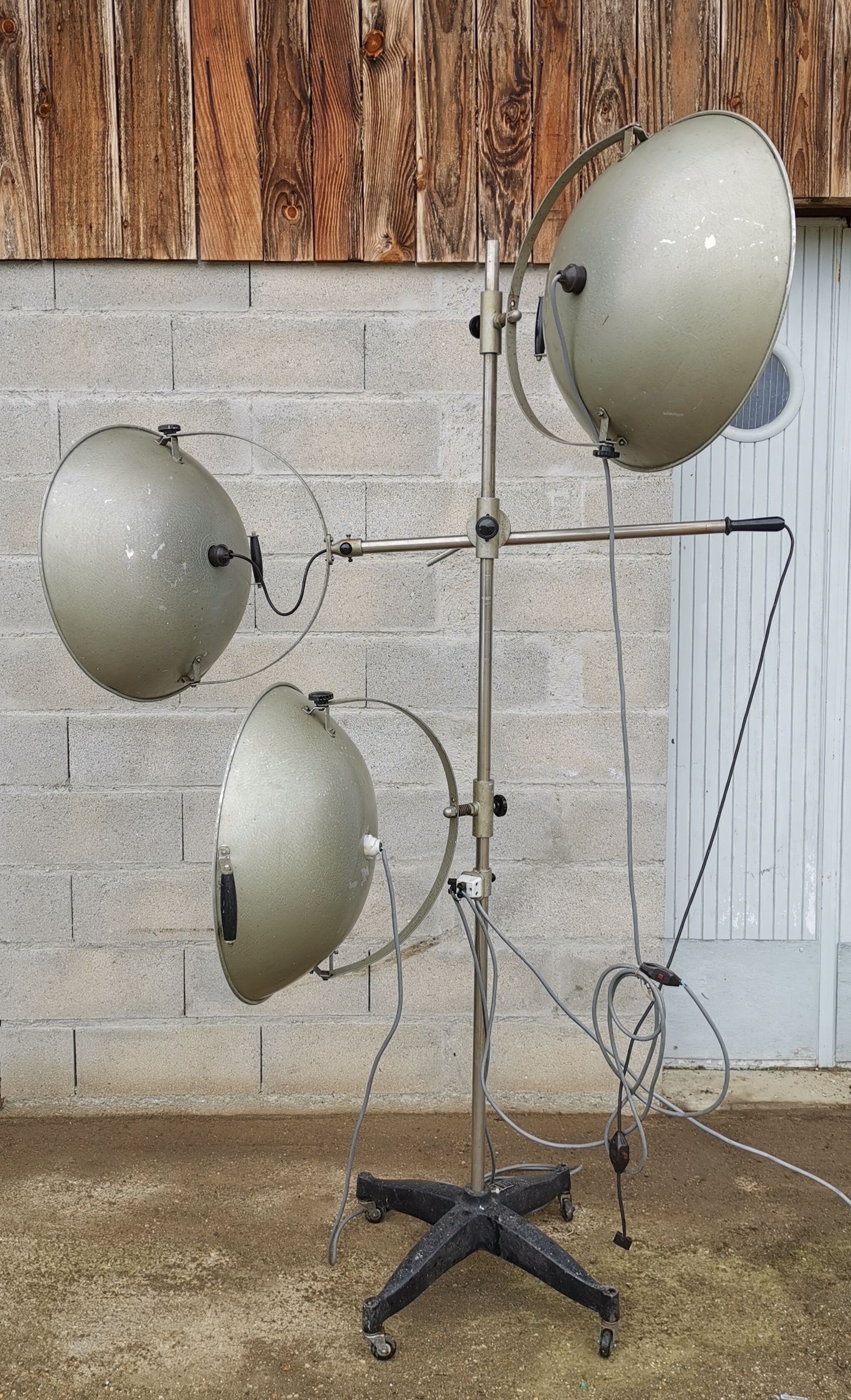 Set of 3 projectors on a matte brand Narita ciné photo from the factories of Vincennes