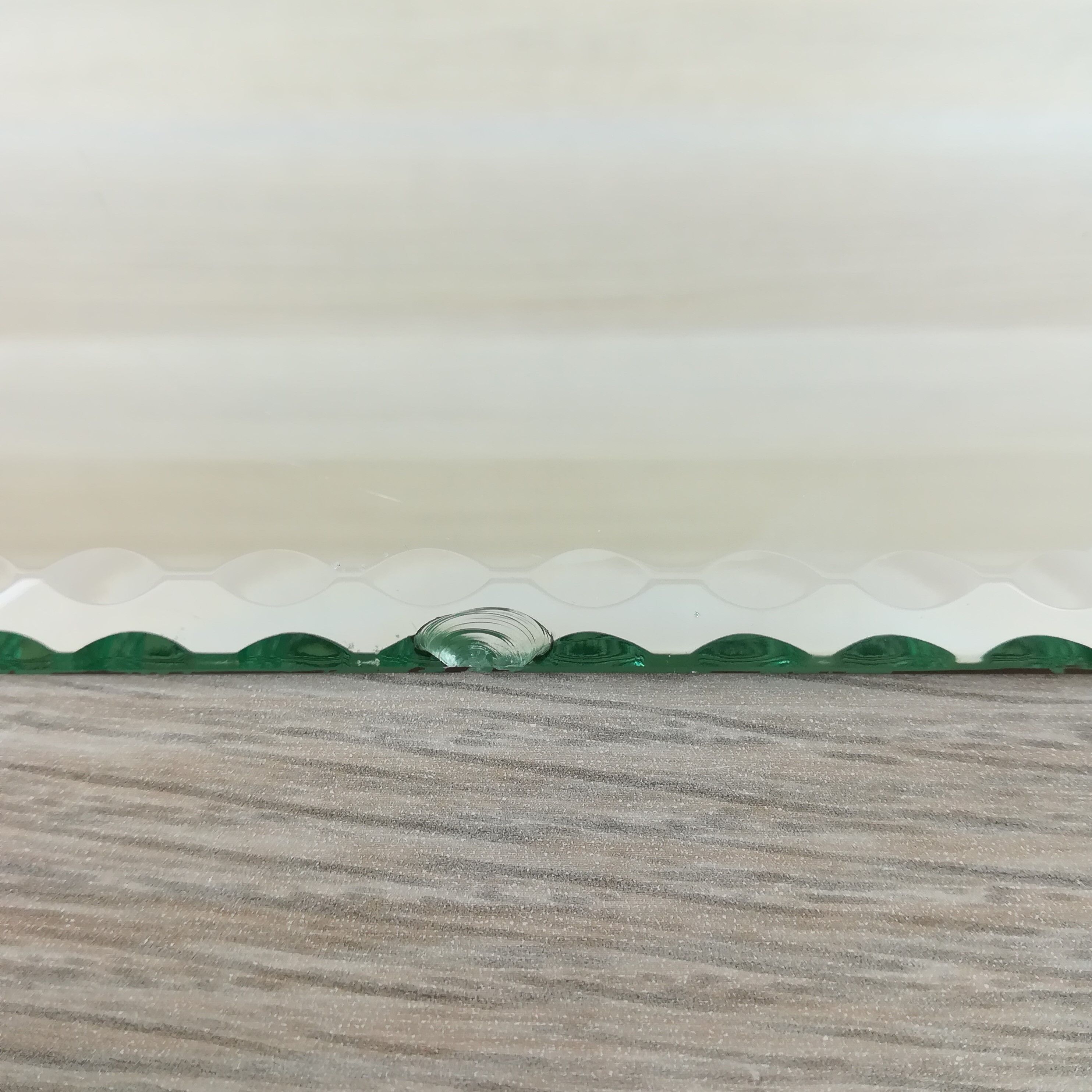 Mirror octagonal chiseled tray 24x24cm