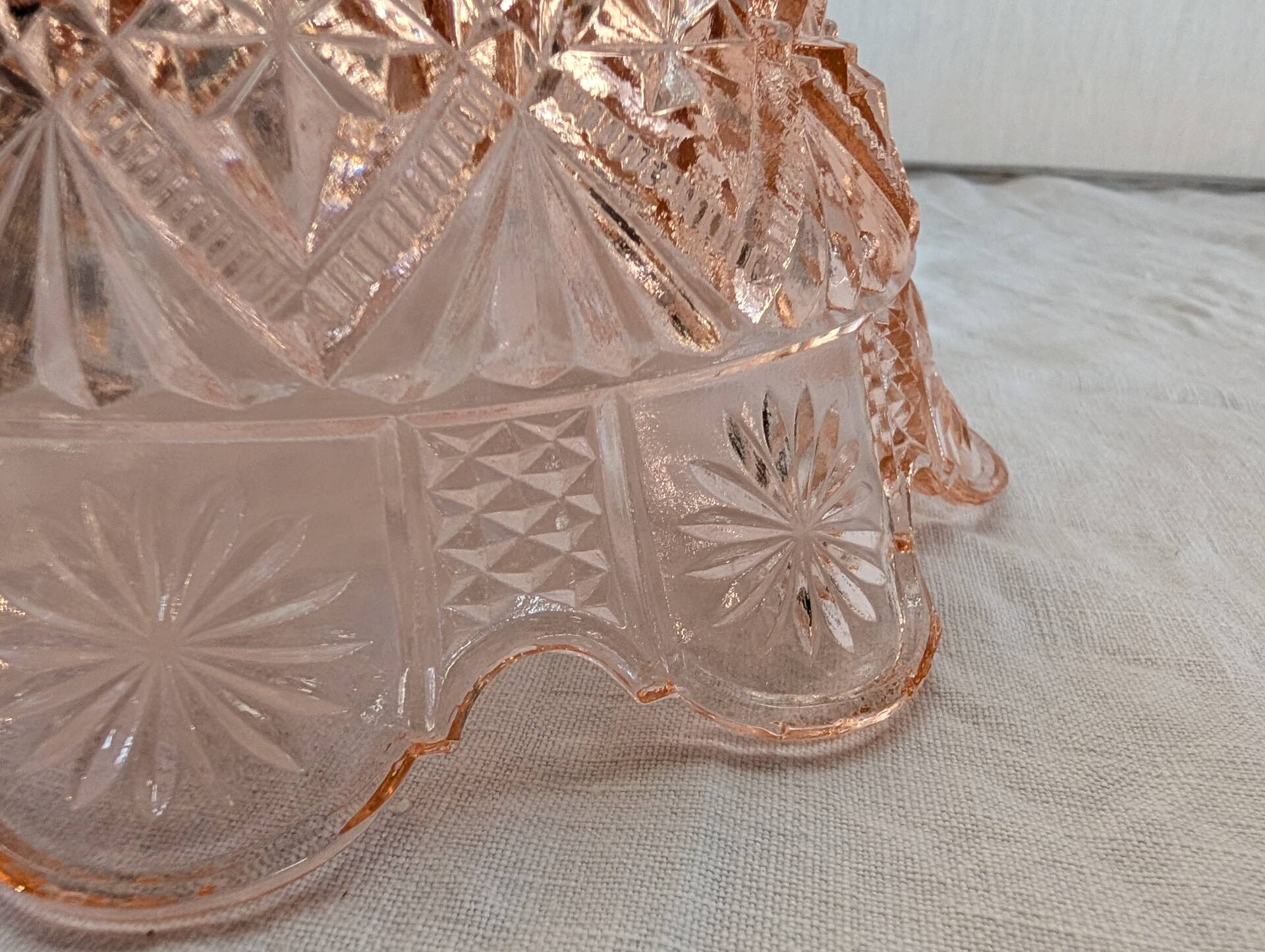 Pressed glass pink coupe with geometric decoration – mid 20th century