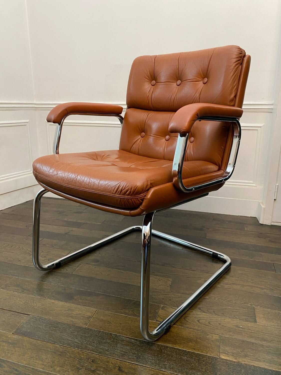 Vintage camel leather and chrome executive chair - Italian design by Co.Fe.Mo - 80's