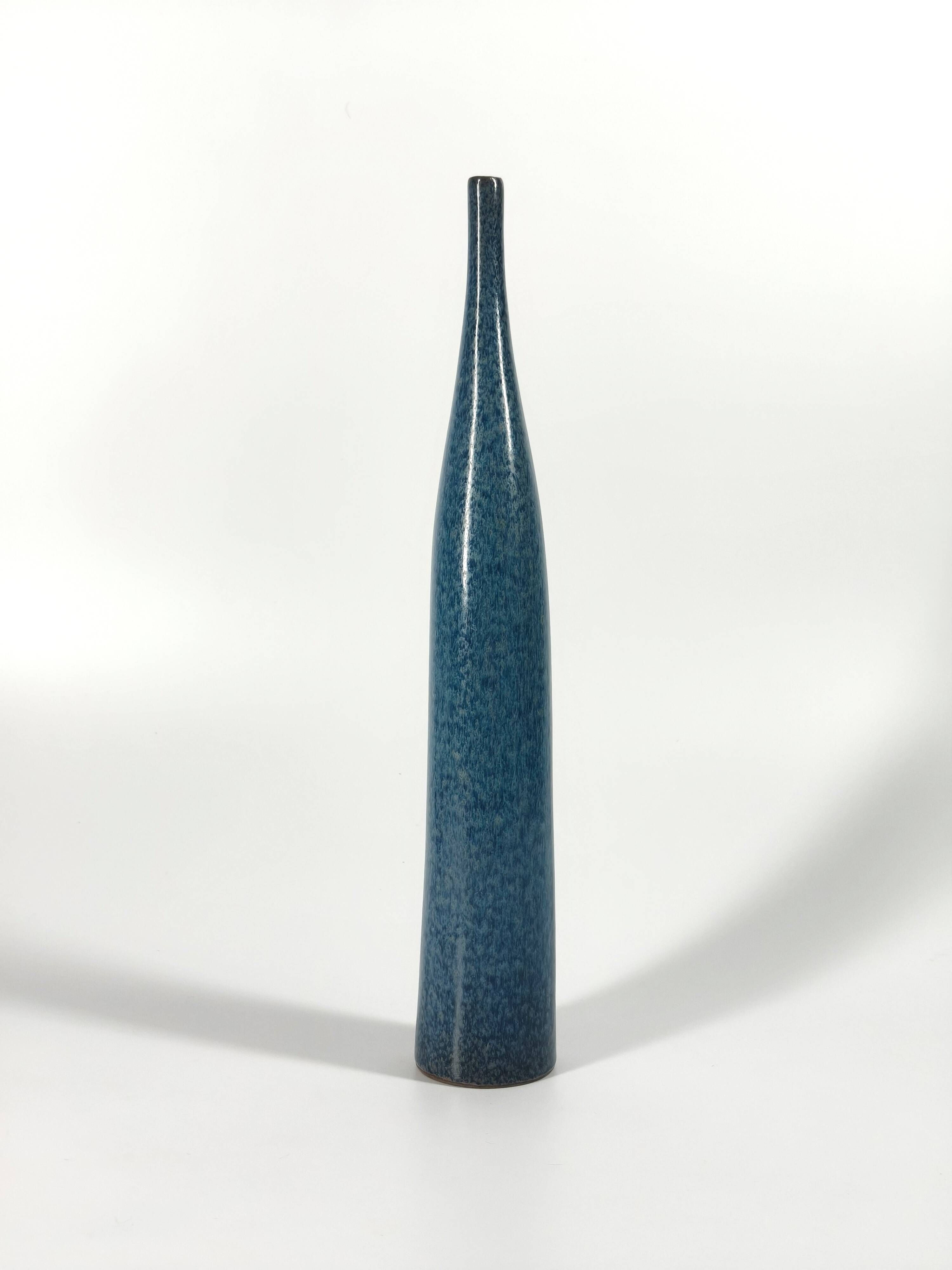 Large bottle vase in blue speckled glazed stoneware – Jacques & Dani Ruelland