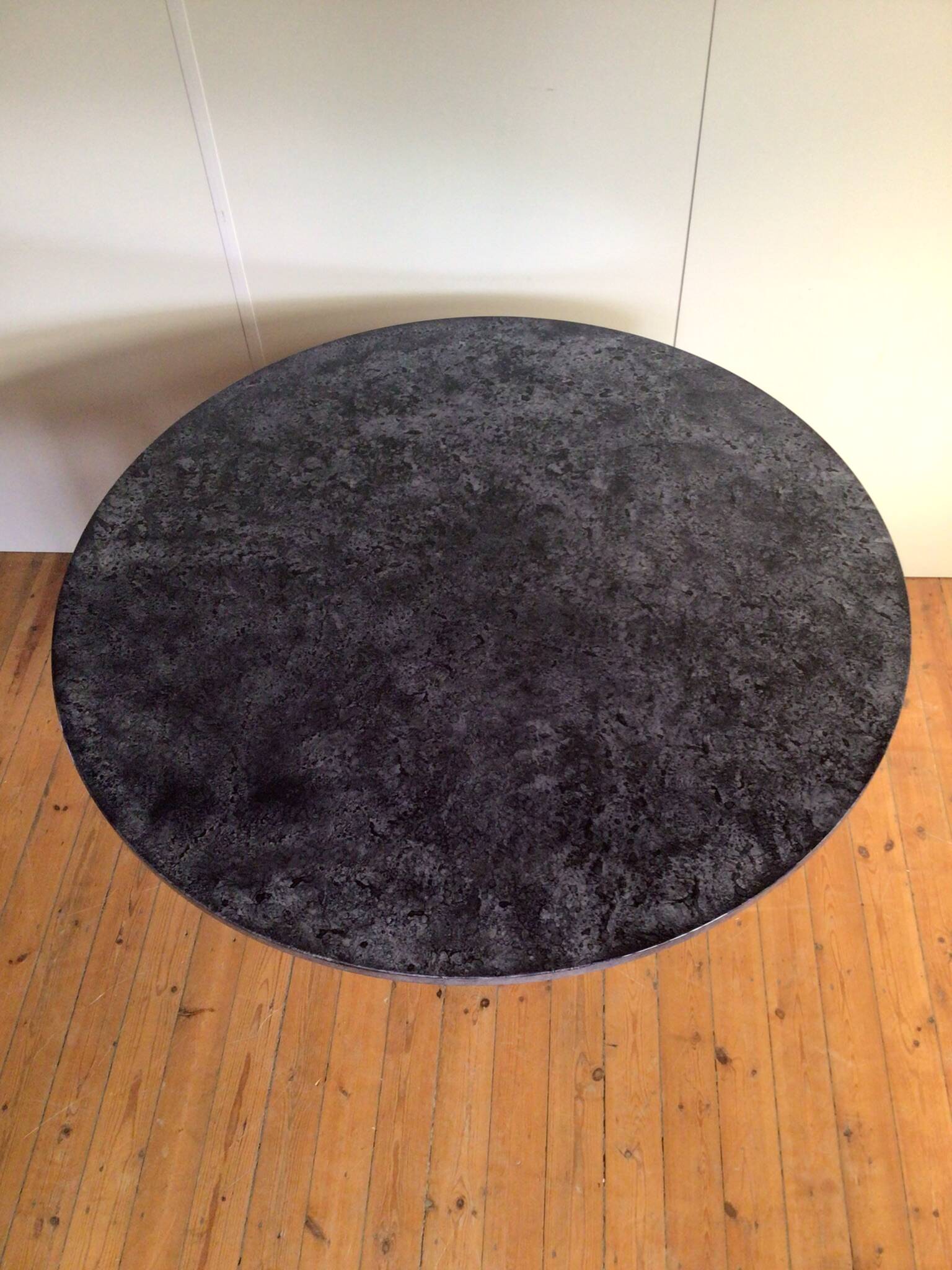 table à manger en faux marbre