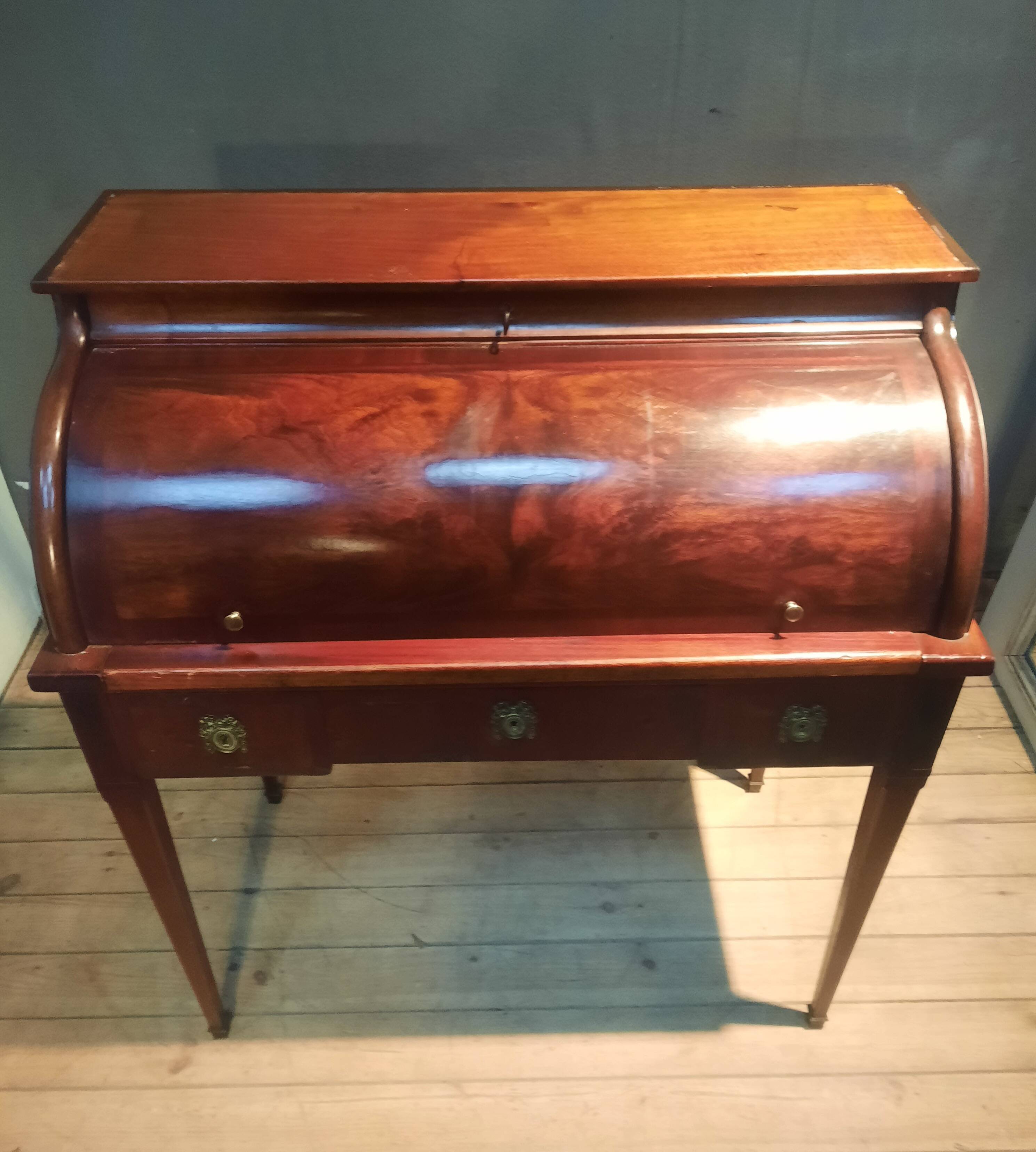 Mahogany roll desk from the 19th century