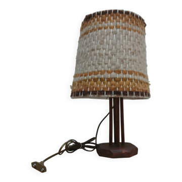 Lampe à poser en bois avec abat-jour en laine
